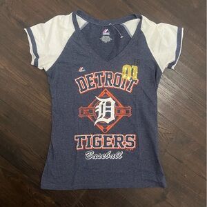 Detroit Tigers Baseball Women's Navy Blue Short Sleeve Tee with Sequins, Large